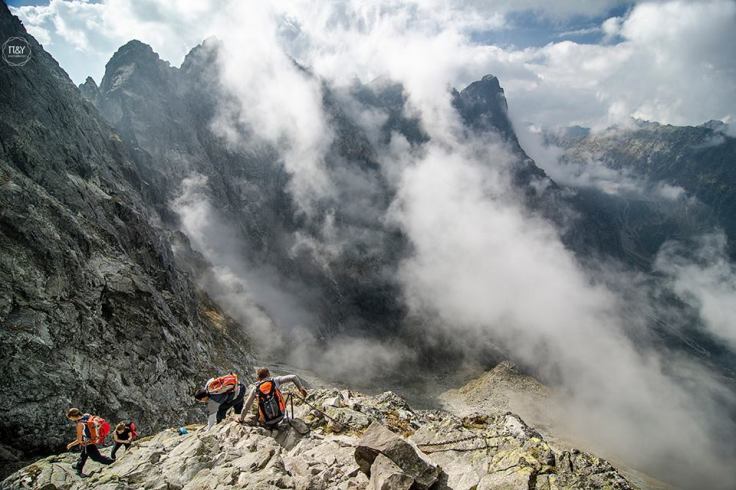 28512210_2073867275976727_2033811897_n