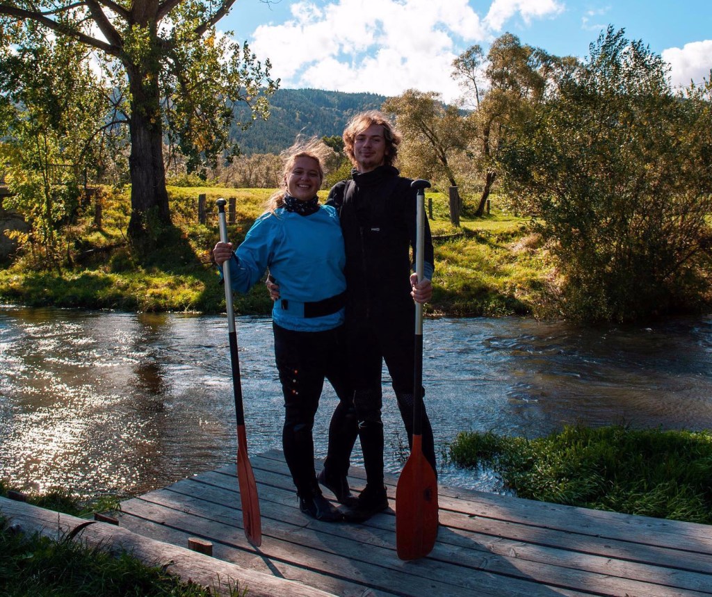 Dominika a Adam pri splavovaní